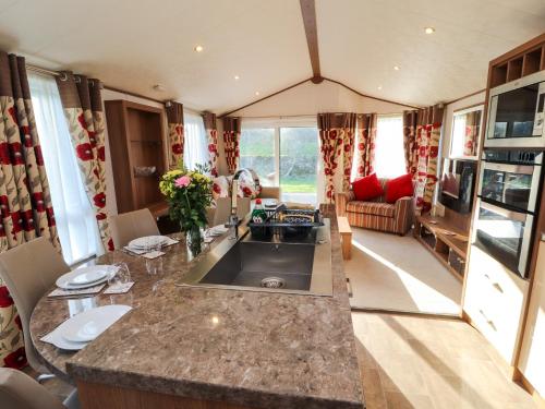 Lodge 4, Carnforth (photo 8)