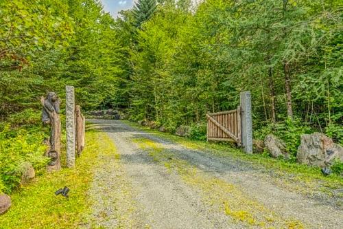 The Den In Franconia The Den In Franconia