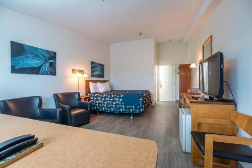 1 queen bed