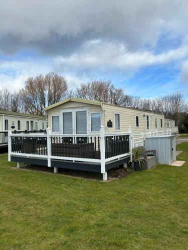 2 bedrooms, 4 beds