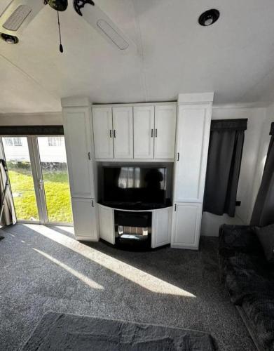 2 Bed Mobile Home Sea Views, Centre Field in Eastchurch