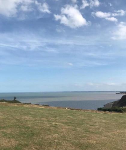 2 Bed Mobile Home Sea Views, Centre Field in Eastchurch