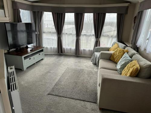 2 Bed Mobile Home Sea View, Fair Ways in 伊斯特徹奇