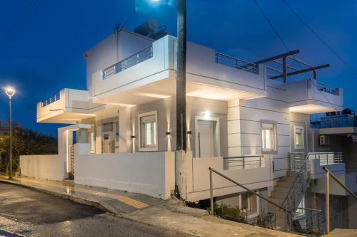 Avra 3 modern apt by the sea in Arkalochori