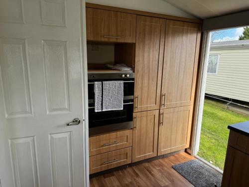 2 Bed Mobile Home Sea View, Fair Ways in 伊斯特徹奇