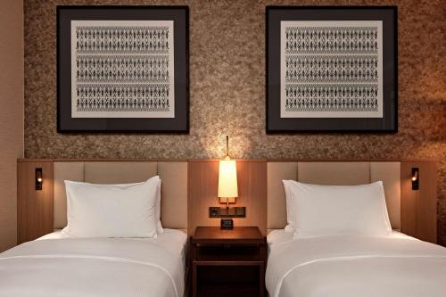 Family Connecting King Room with Twin Bed image 5
