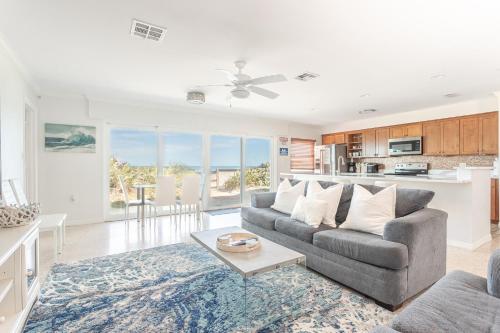 Oceanfront Modern Home with Private Beach in Melbourne Beach (FL)