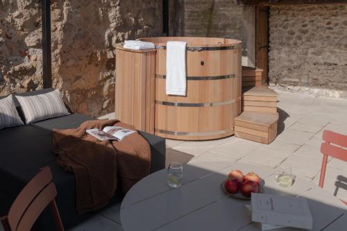 . MiHotel - Grenier à Sel de Pérouges