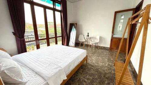 Vang's Homestay - Huế - 발코니/테라스