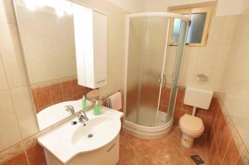Apartment image 10