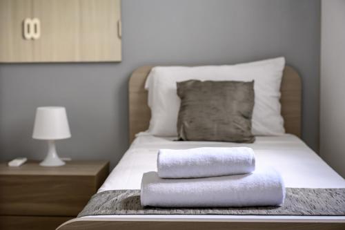 F11 Room 2, Private Room two single beds shared bathroom in shared Flat, Msida (Foto 8)