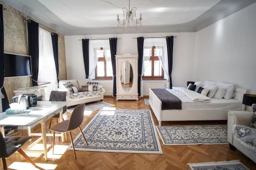 Apartment image 2