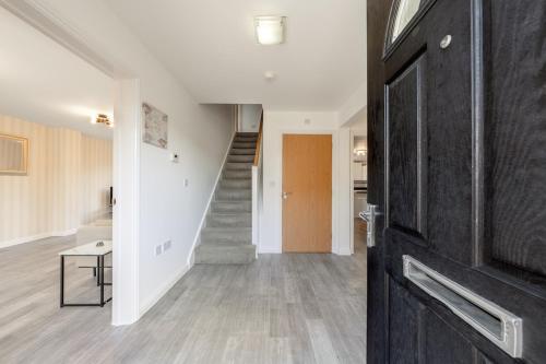 Bejárat, Cambridge 5 Bedrooms Sleeps 10 Free Parking 4 Bathrooms in Longstanton
