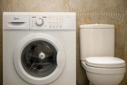 F11 Room 3, private Room two single beds shared bathroom in shared Flat, Msida (photo 9)