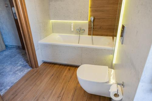 Tulip Hotels - Wroclaw Patio – Wroclaw, NY