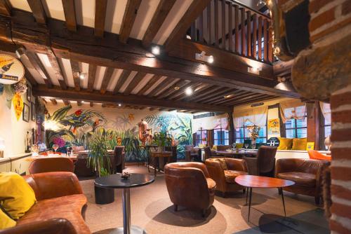 Logis Hotel & Restaurant - Les Hauts de Montreuil - 레스토랑
