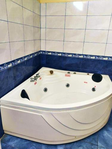 Fürdőszoba, Hotel Orquídeas South (Hotel Orquideas South) near Capitán FAP Pedro Canga Rodríguez repülőtér