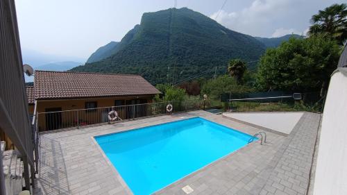 Skats, EnjoyIseoLake - Le Terrazze - 2 rooms flat with a pool and a terrace with a stunning lake view in Fonteno