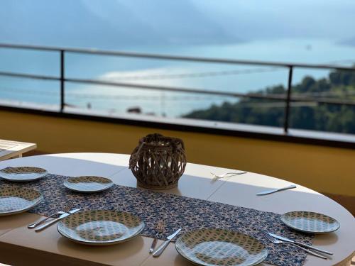 Balkons/terase, EnjoyIseoLake - Le Terrazze - 2 rooms flat with a pool and a terrace with a stunning lake view in Fonteno
