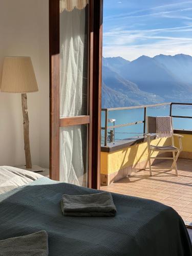 EnjoyIseoLake - Le Terrazze - 2 rooms flat with a pool and a terrace with a stunning lake view in Fonteno
