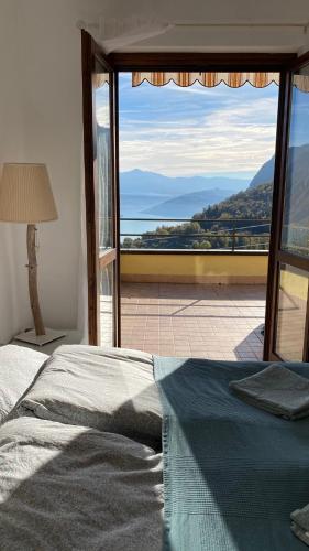 EnjoyIseoLake - Le Terrazze - 2 rooms flat with a pool and a terrace with a stunning lake view in Fonteno