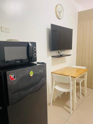 Shore 1 Condo near MOA - PLS send valid IDs of all guests after booking for guest authorization form