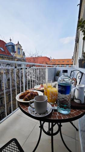 Studio Old town w Balcony only 5 min Danube river, Bratislava (Foto 8)
