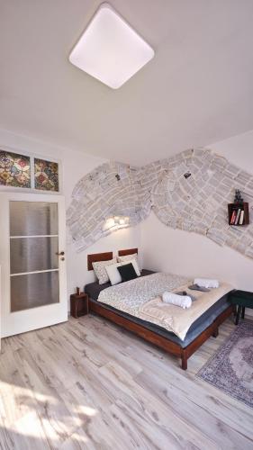 Studio Old town w Balcony only 5 min Danube river, Bratislava (Foto 2)