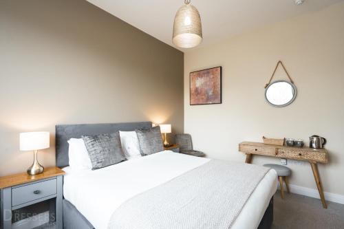Rooms at The Dressers Arms - main image