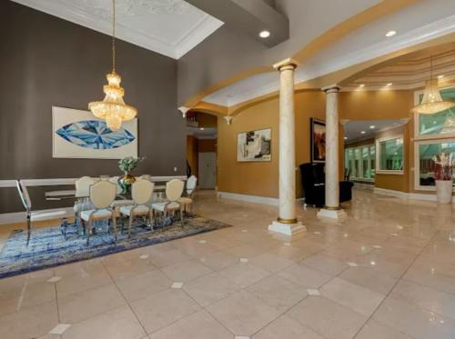 The Royal Palace of Atlanta in Southwest