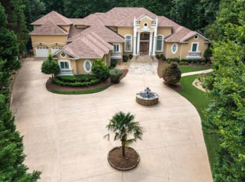 The Royal Palace of Atlanta in Southwest