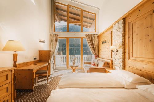 2 bedrooms, 5 beds