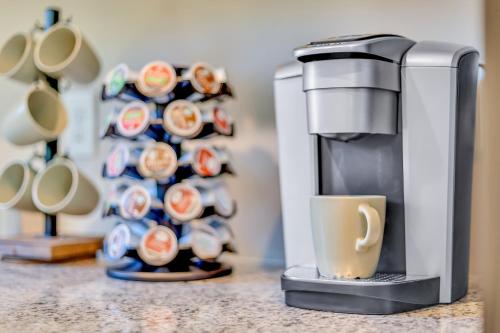 Facilities, Cozy Downstairs Unit w King bed, WIFI and Parking in Atlanta University Center