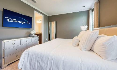 Gorgeous Home w Game Room Heated Pool Spa - image 8