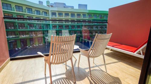 room detail thumbnail 1