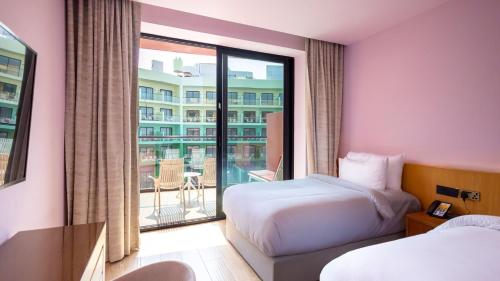 room detail thumbnail 0