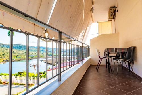 Triple Room with Balcony image 10