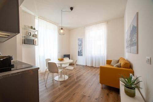 Ponente - Balcony, Free Parking,Close to Como, Como (foto 6)