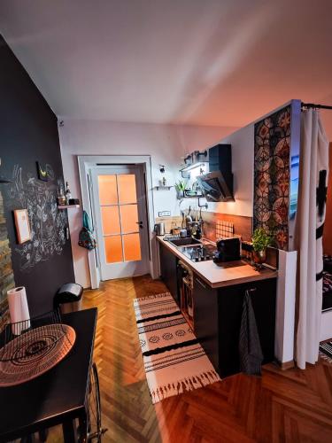 Central apartment with monkey vibes, Bratislava (fotografie 7)
