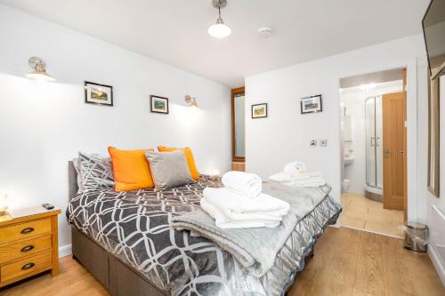 Chunal Apartment Central Glossop