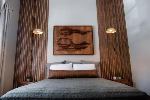 Deluxe Queen Suite