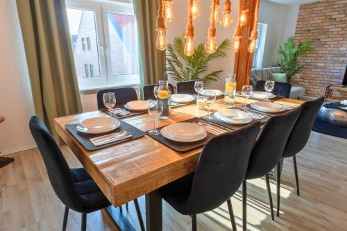 Seadmed, SHINYHOMEZ - Apartment für 10 - Küche - Dachterasse (SHINYHOMEZ - Familienfreundliche Ferienwohnung in Geestland am Wattenmeer mit Terrasse, Kuche und WL) in Wurster Nordseeküste (Lower Saxony)