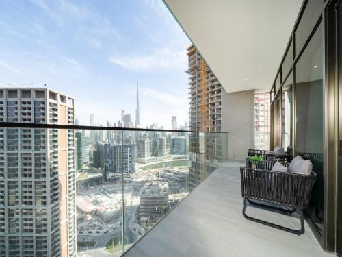 Brand New Business Bay 1 Bed with Burj Khalifa and Canal Views, Dubaï