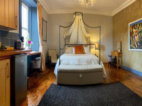 Red Lion, Coorie Inn in Ерлстон