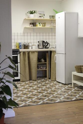 Tree House - image 8