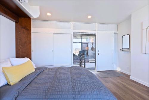 Historic Modern Apartment Park Free w DT Views