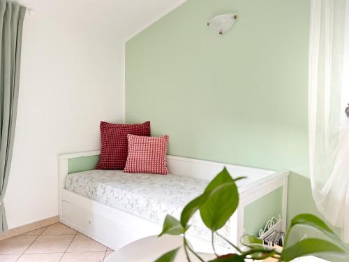 ULIVI - Comodità e tranquillità con Patio e Parcheggio, Imperia (fotografie 7)