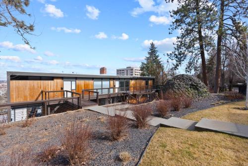 Midcentury Gem w Free Parking and Stunning DT Views