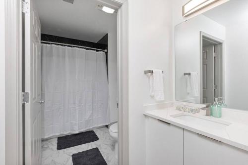 Apartment with View and Balcony image 10