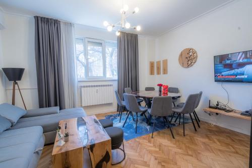 35 Seconds Away From the Main Street, Free Secured Parking, Sofie